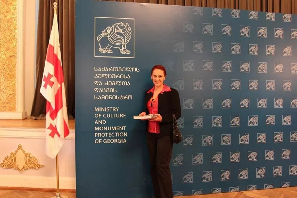  "დროში გაცოცხლებული ქართული რიტმები"  გიწვევთ ფატი თურმანიძის პერსონალურ გამოფენაზე 